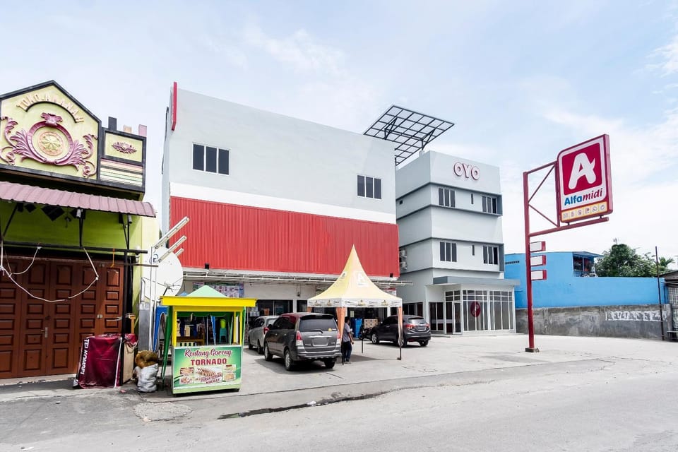 Facade/entrance