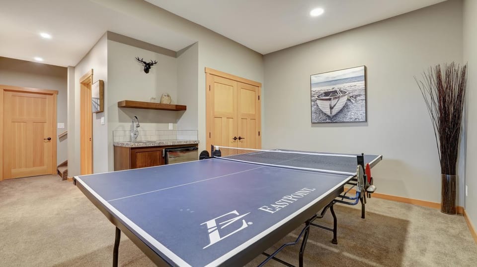 The Residences at Fairmont Ridge Apartment in British Columbia