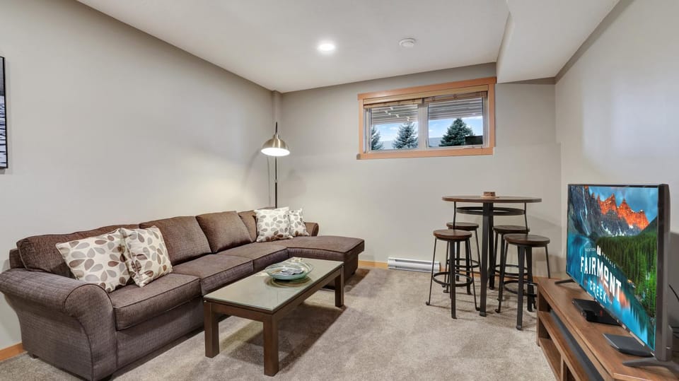 The Residences at Fairmont Ridge Apartment in British Columbia
