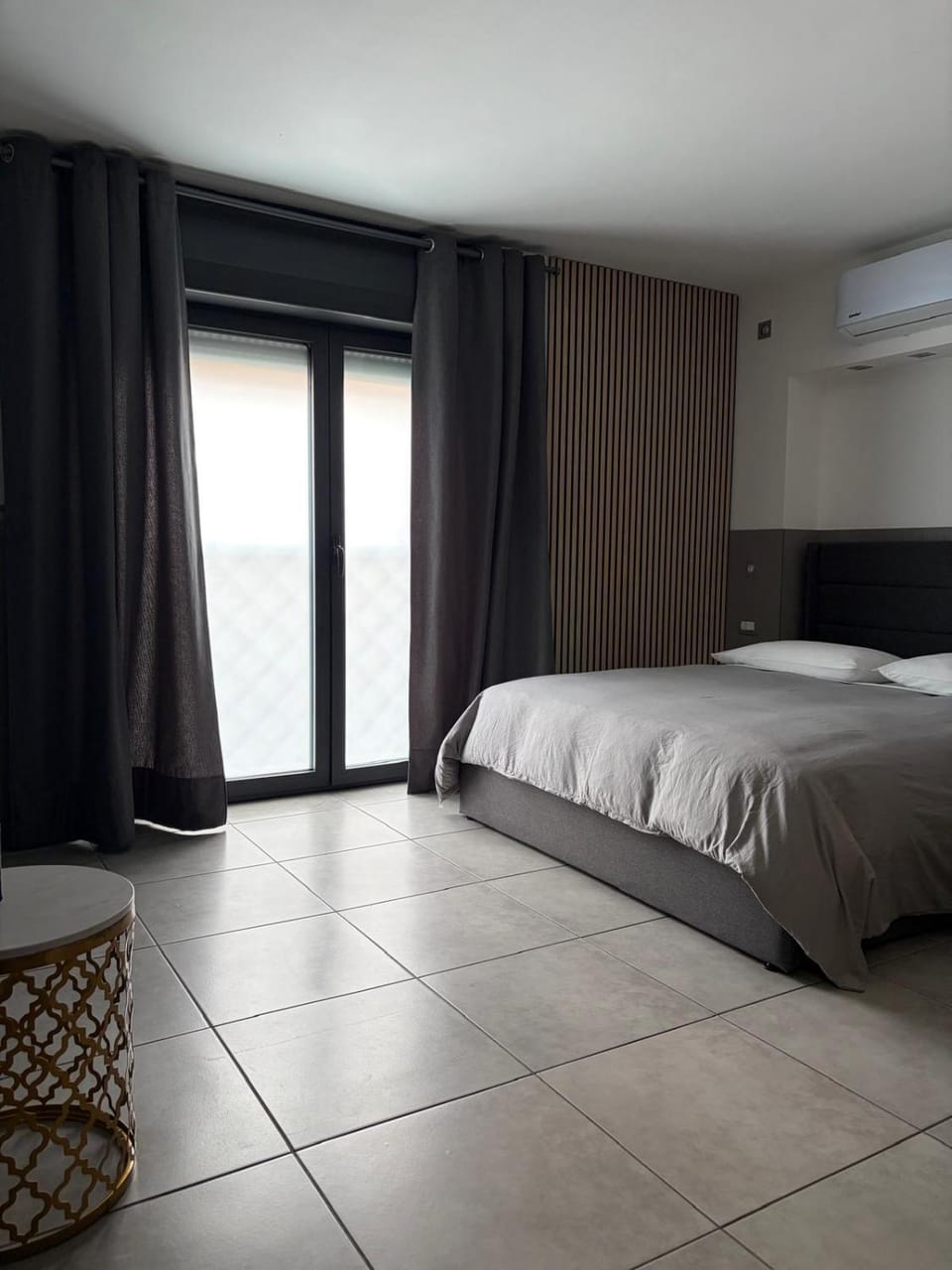 Villa Camilla Milano Easy Rooms Metro 4 Bed and Breakfast in Milan