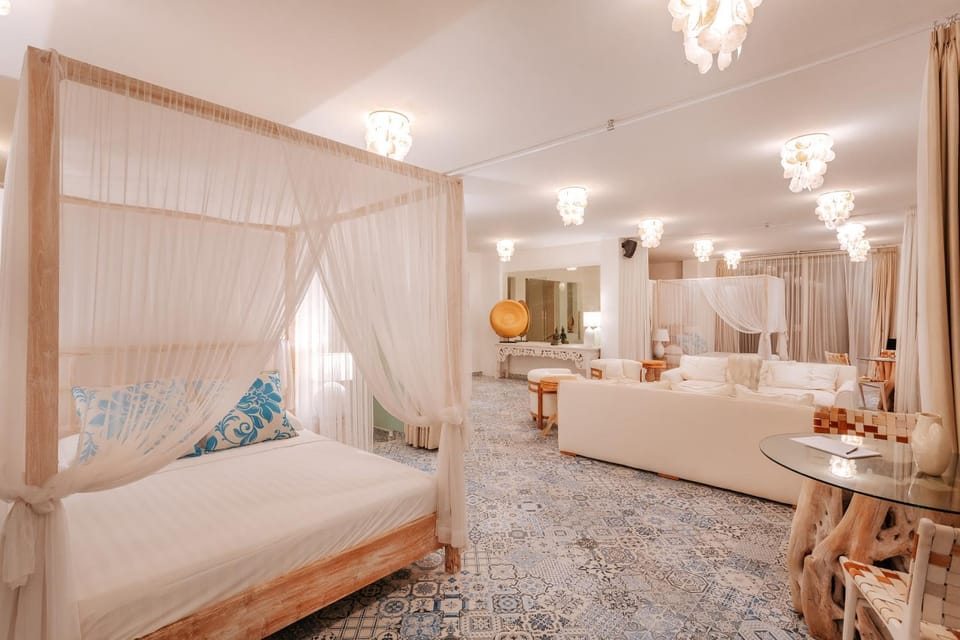 Communal lounge/ TV room, Bed, Living room, Photo of the whole room, Bedroom