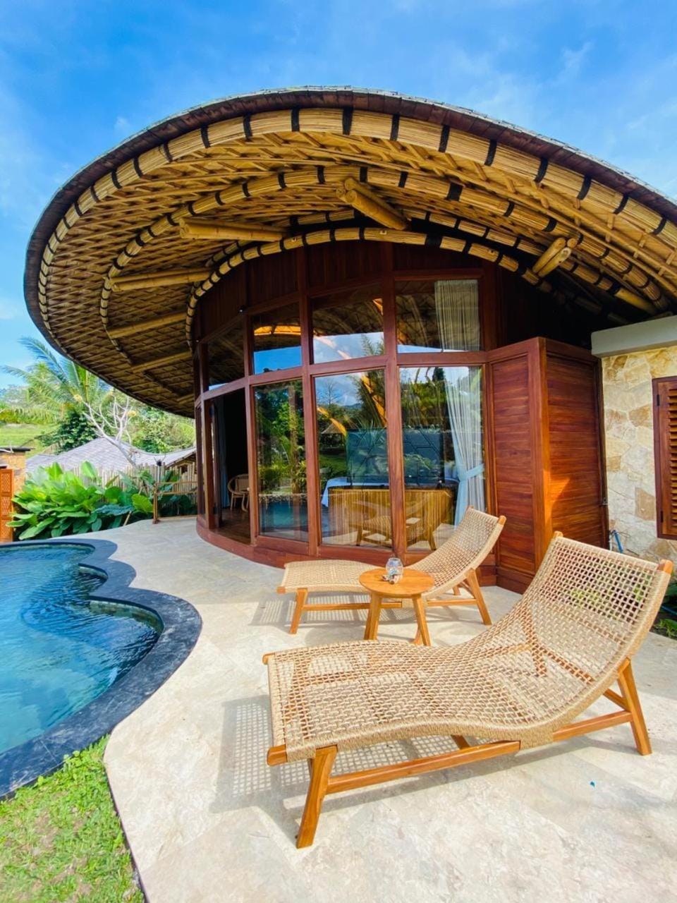 Property building, Garden view, Swimming pool