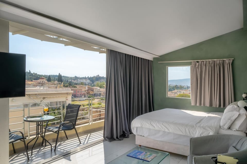 Bed, View (from property/room), Balcony/Terrace, Landmark view