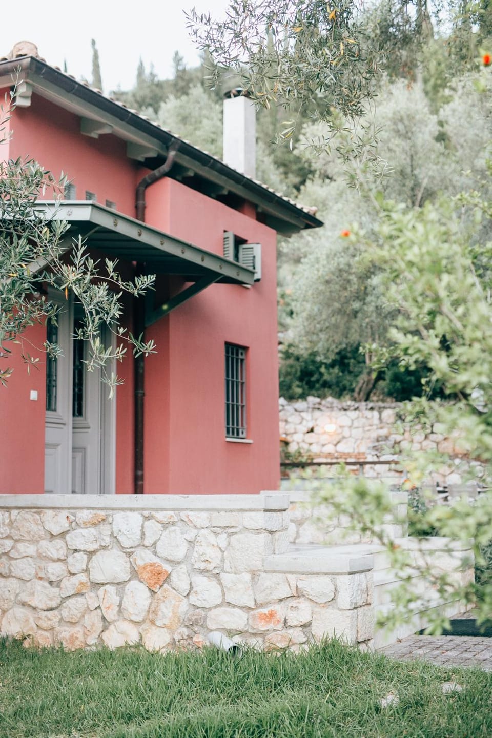 Property building, Facade/entrance, Natural landscape, Garden