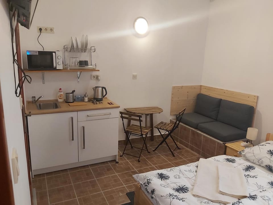Coffee/tea facilities, Kitchen or kitchenette, minibar