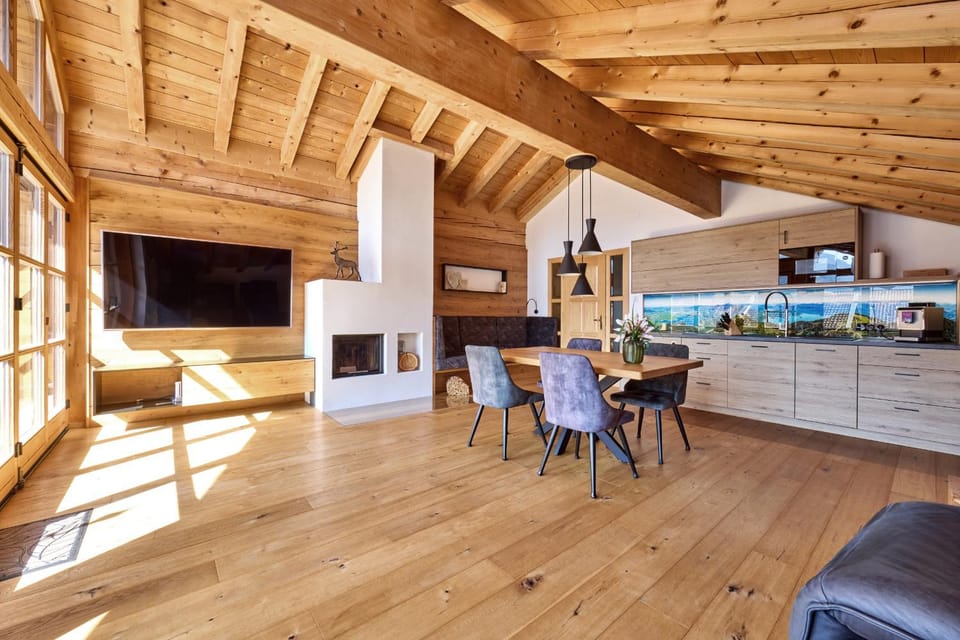 TV and multimedia, Kitchen or kitchenette, Living room, Dining area