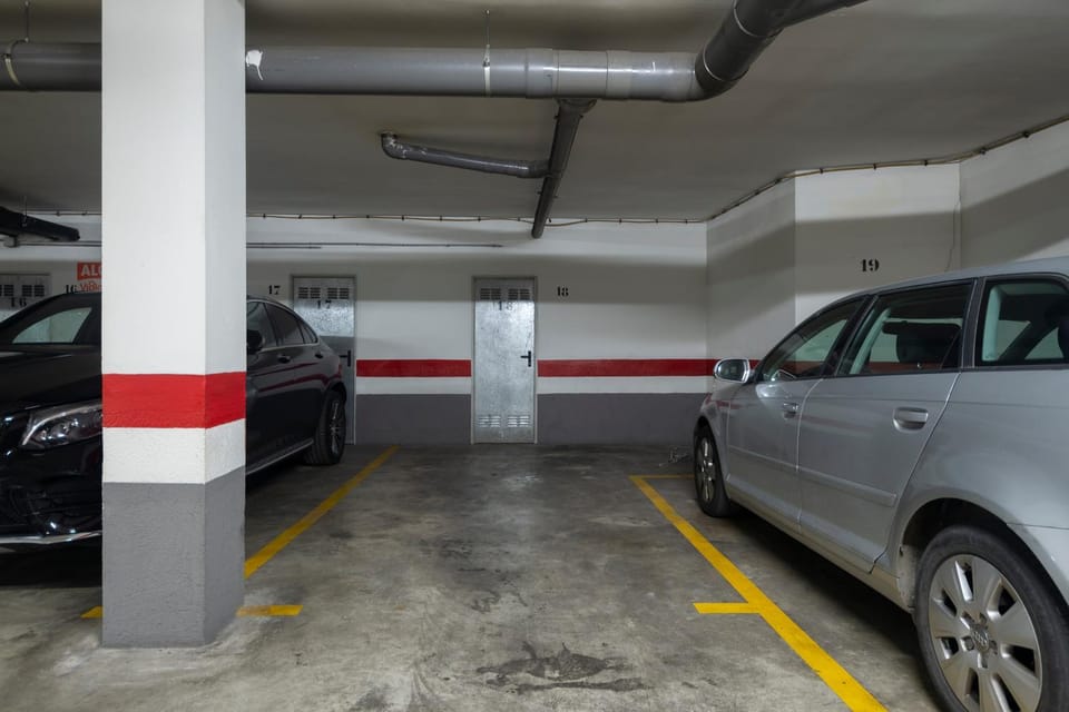 APARTAMENTO ADULTOS CENTRO NUEVA DE LA VIRGEN 2 free parking Apartment in Granada