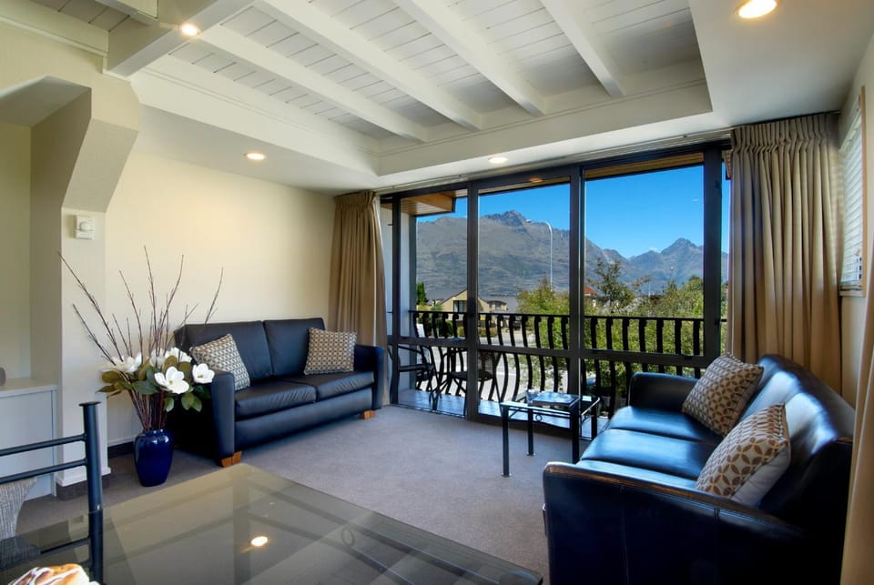 Balcony/Terrace, Living room