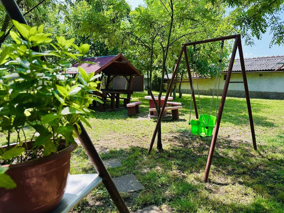 Alföldi Vendégház - Dévaványa Apartment in Hungary