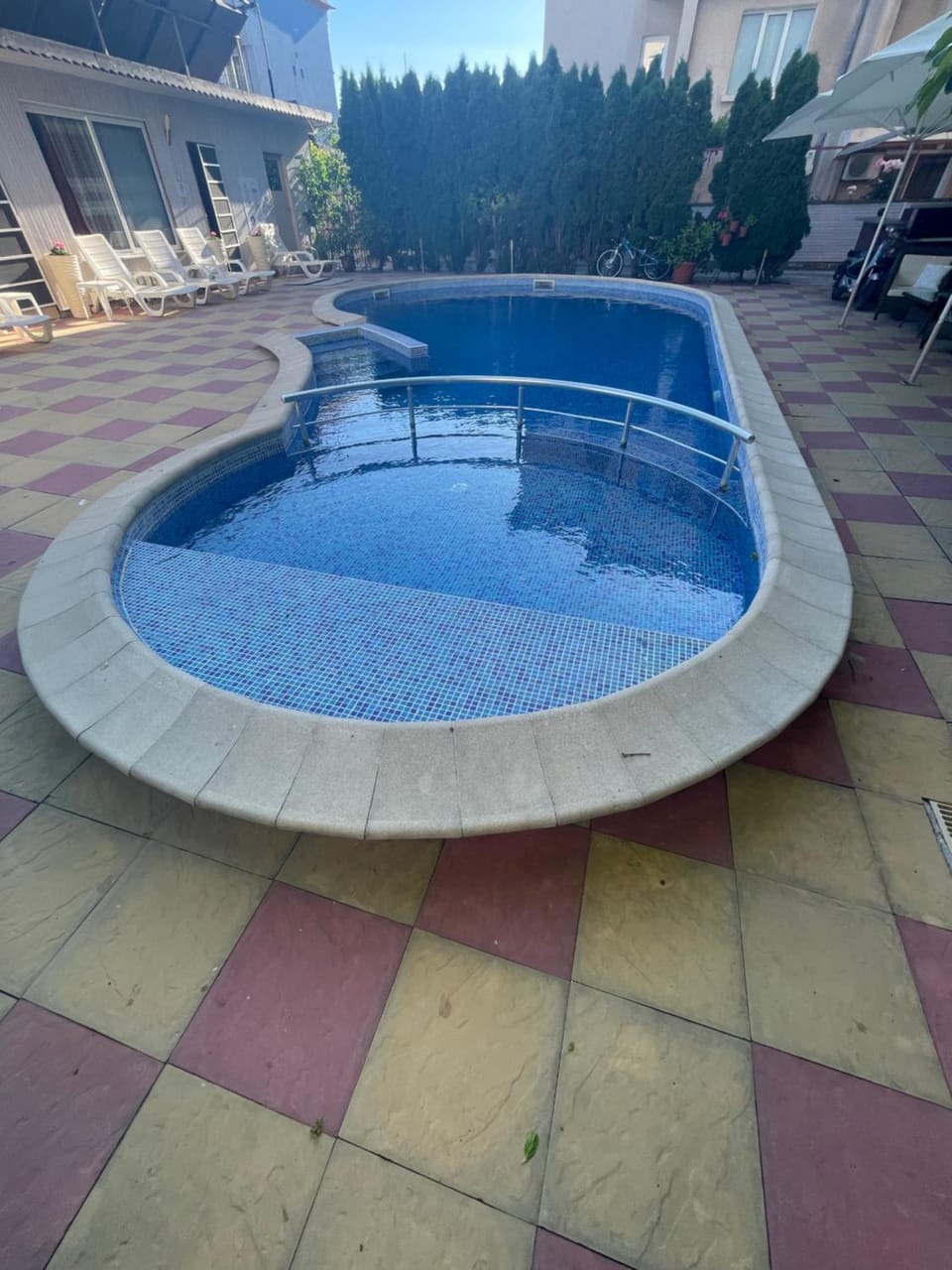 Swimming pool