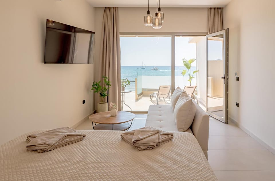 Natural landscape, Bedroom, Sea view
