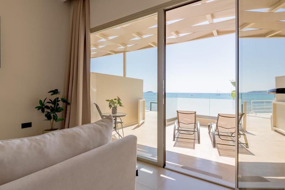 Natural landscape, View (from property/room), Balcony/Terrace, Sea view