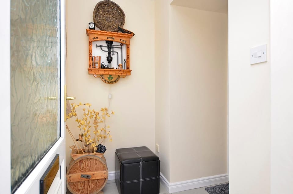 Facade/entrance, Decorative detail