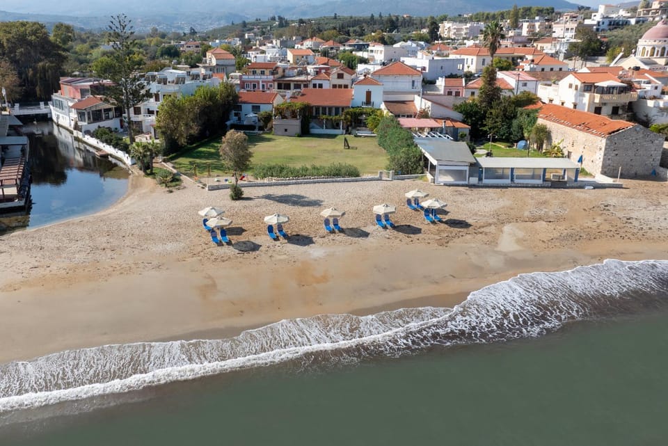 Property building, Bird's eye view, Beach, River view, Sea view, sunbed