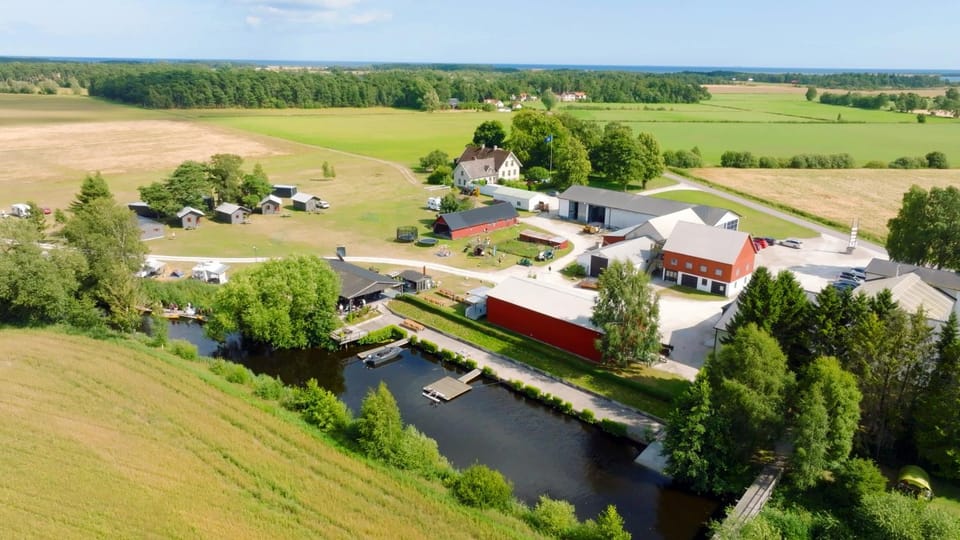 Bird's eye view, River view, River view