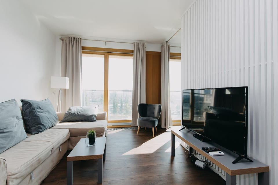Bed, TV and multimedia, Living room, Seating area