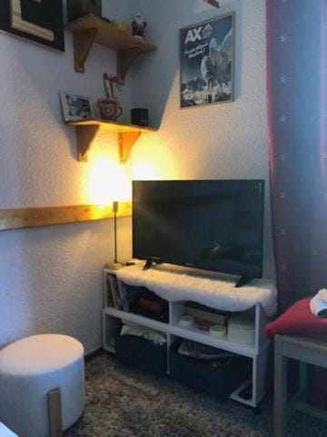 Communal lounge/ TV room, TV and multimedia
