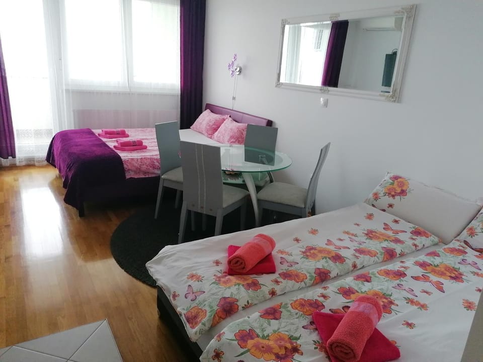 Lanterna Apartman - flexible check in - parking free Apartment in City of Zagreb