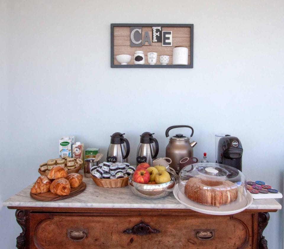 Coffee/tea facilities, Breakfast, Buffet breakfast, Italian breakfast