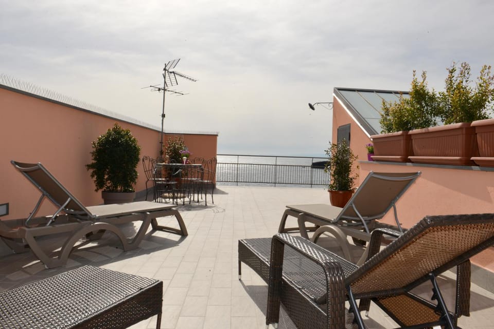 Balcony/Terrace, Living room, Sea view