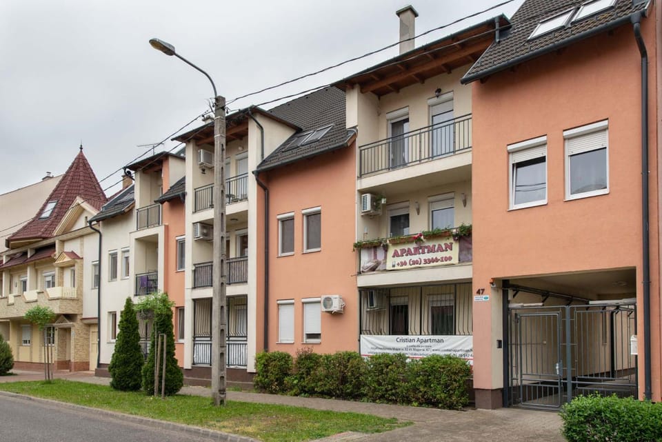 Facade/entrance, Street view