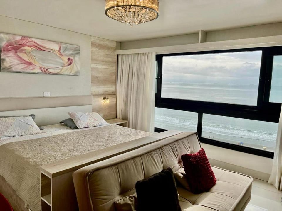 Fantástico Studio Frente Mar , localização central ! Apartment in Camboriú