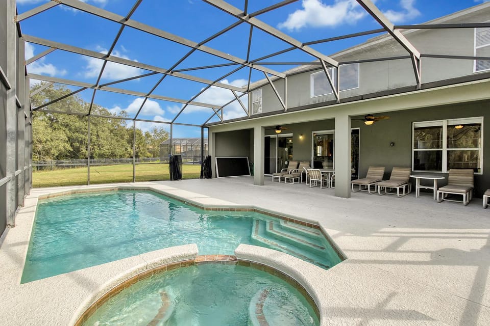 Patio, Balcony/Terrace, Swimming pool, sunbed