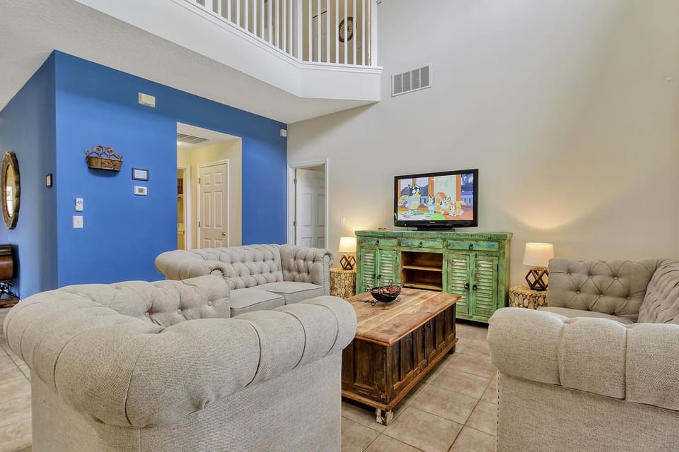 TV and multimedia, Seating area, Family, Family