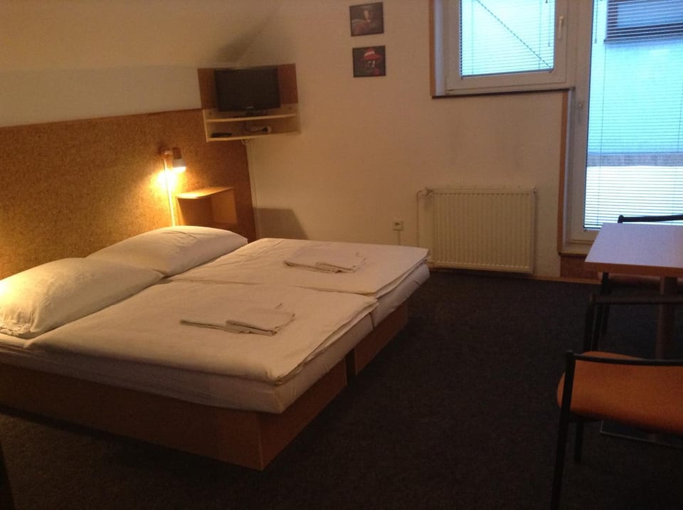Bed, Night, Bedroom