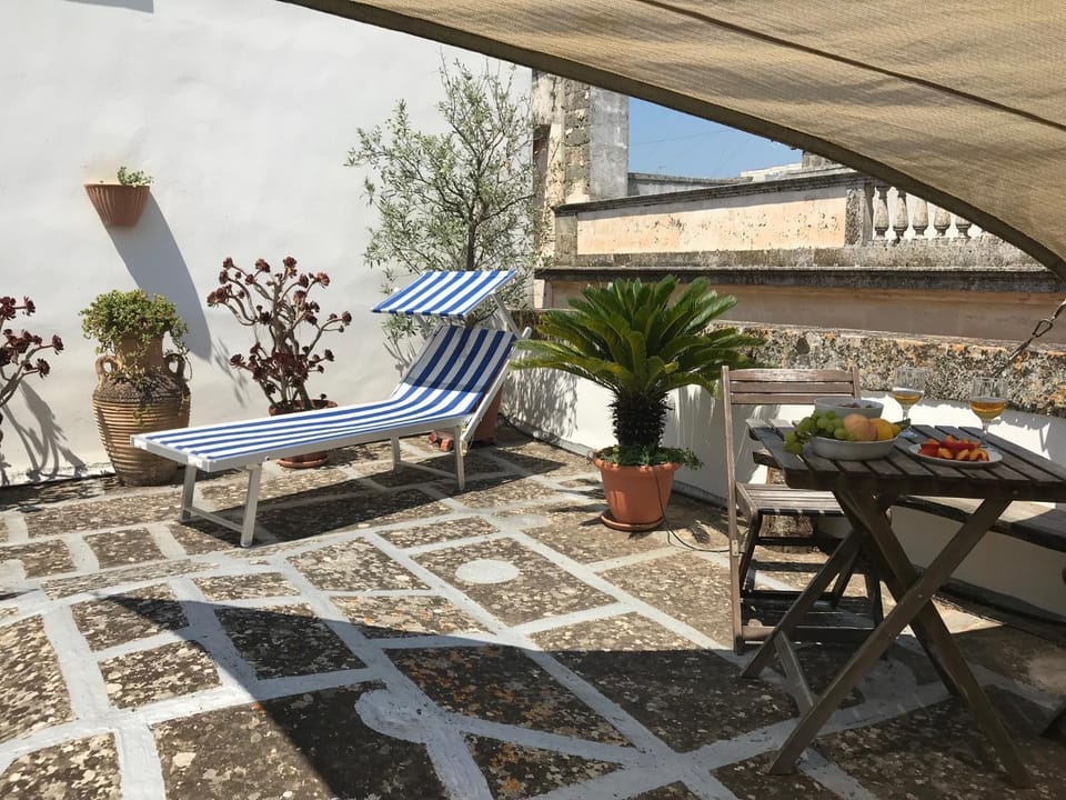 Patio, Balcony/Terrace, Seating area, sunbed