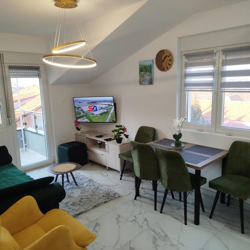 TV and multimedia, Seating area, Dining area, Evening entertainment