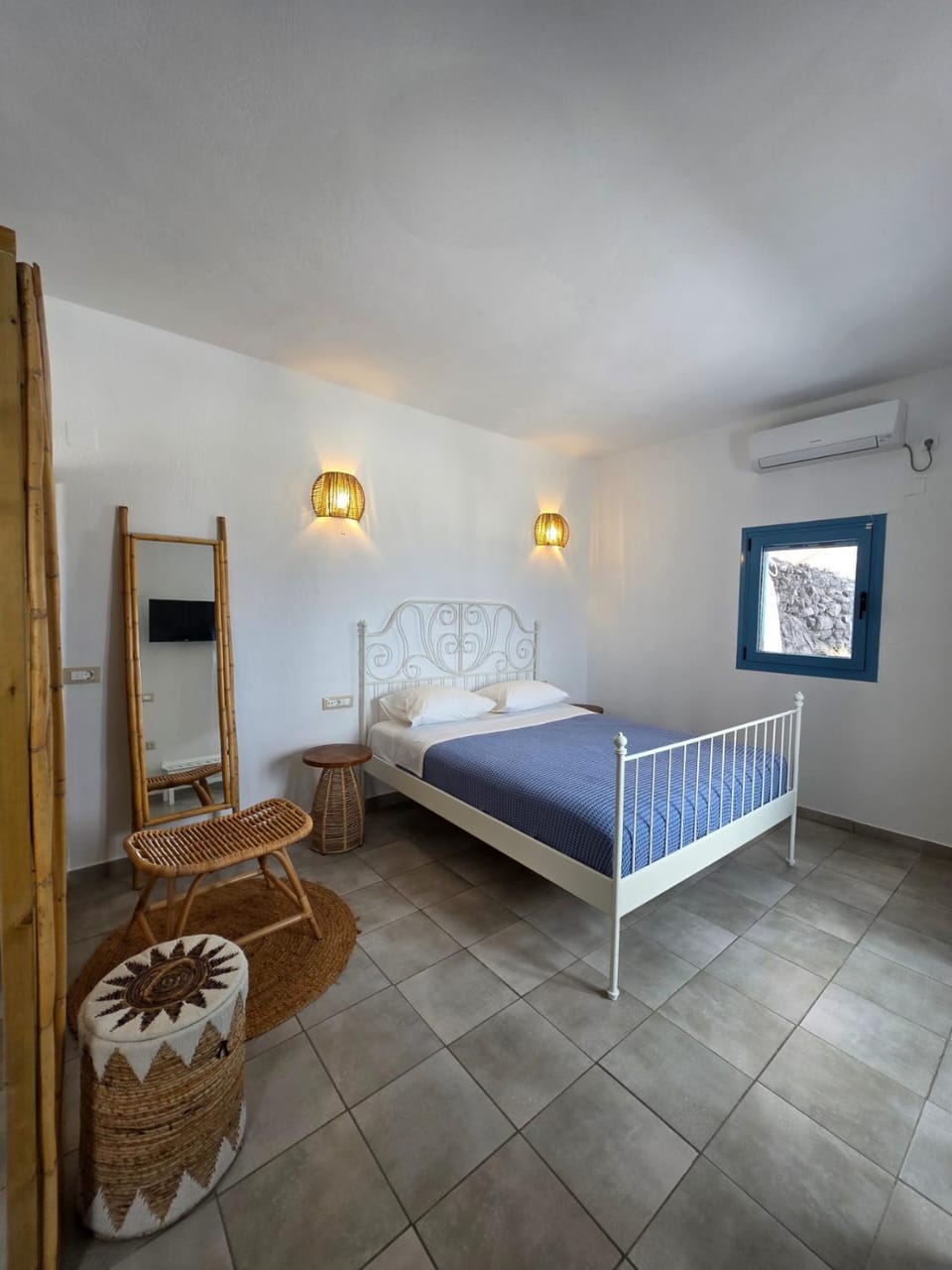 Sunset Paradise Oia Apartment in Santorini