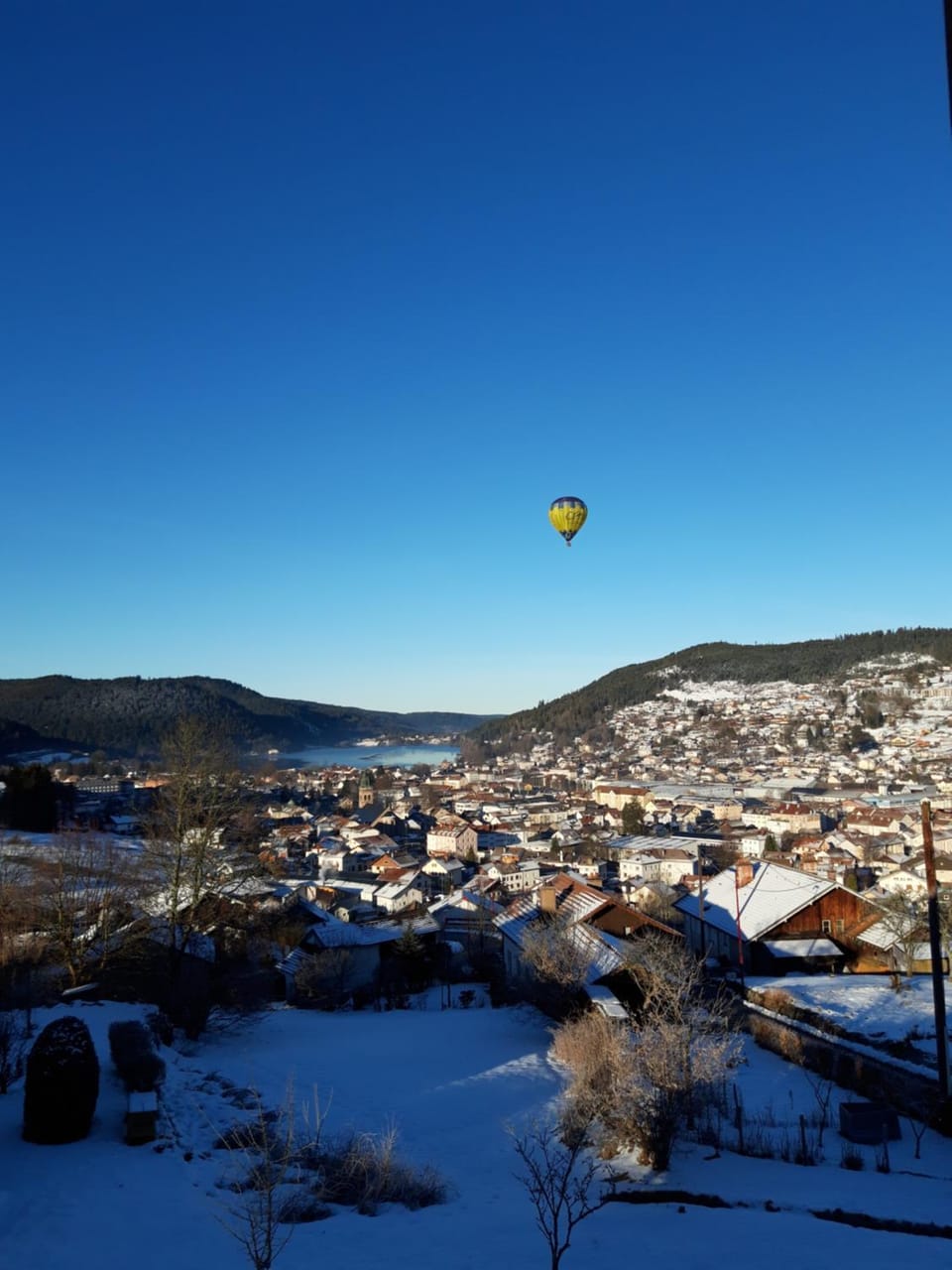 Day, Natural landscape, Activities, Bird's eye view, Winter, Mountain view