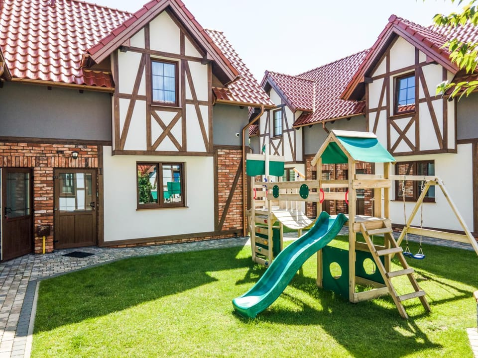 Property building, Facade/entrance, Activities, Children play ground, Garden, View (from property/room), Other, Decorative detail, Floor plan, On site, Garden view, Area and facilities, Entertainment, children, young children, older children