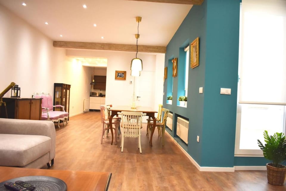 Living room, Lounge or bar
