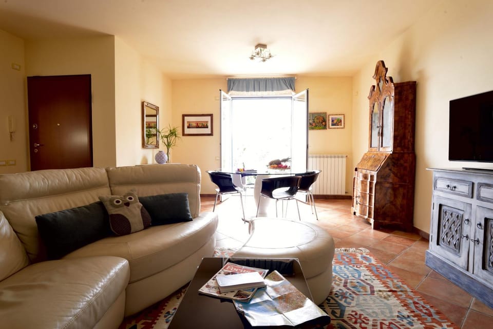 TV and multimedia, Living room, Dining area