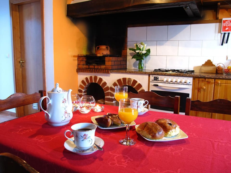 BBQ facilities, Kitchen or kitchenette, Food and drinks, Dining area