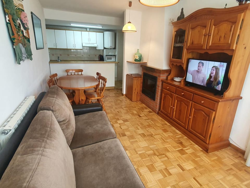 Apartamento Maladeta Apartment in Aragon