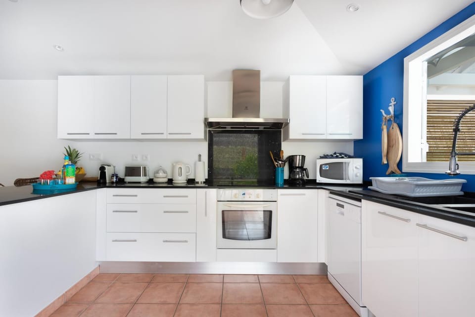 Kitchen or kitchenette, Dining area, kitchen