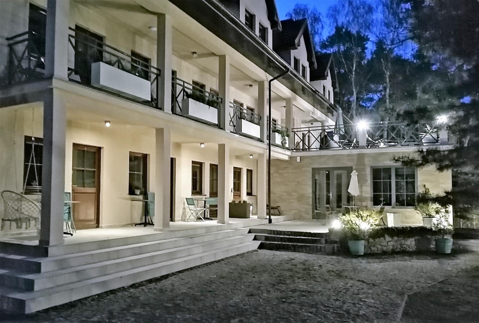 Property building, Facade/entrance, Garden