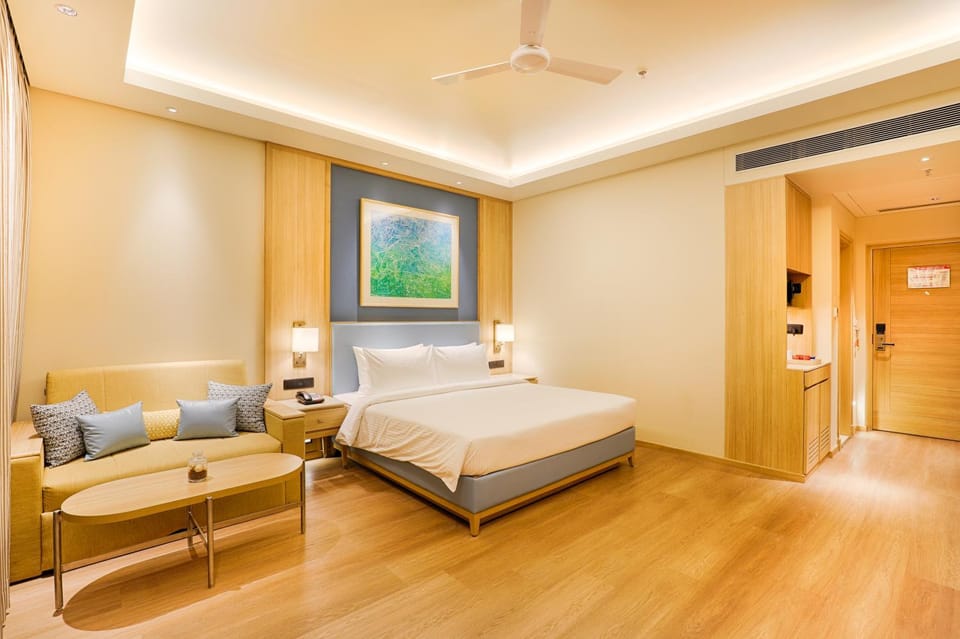 Bed, Seating area