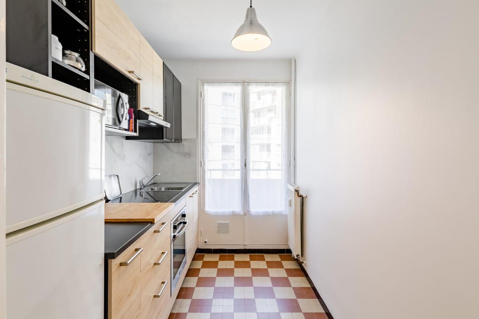 Kitchen or kitchenette