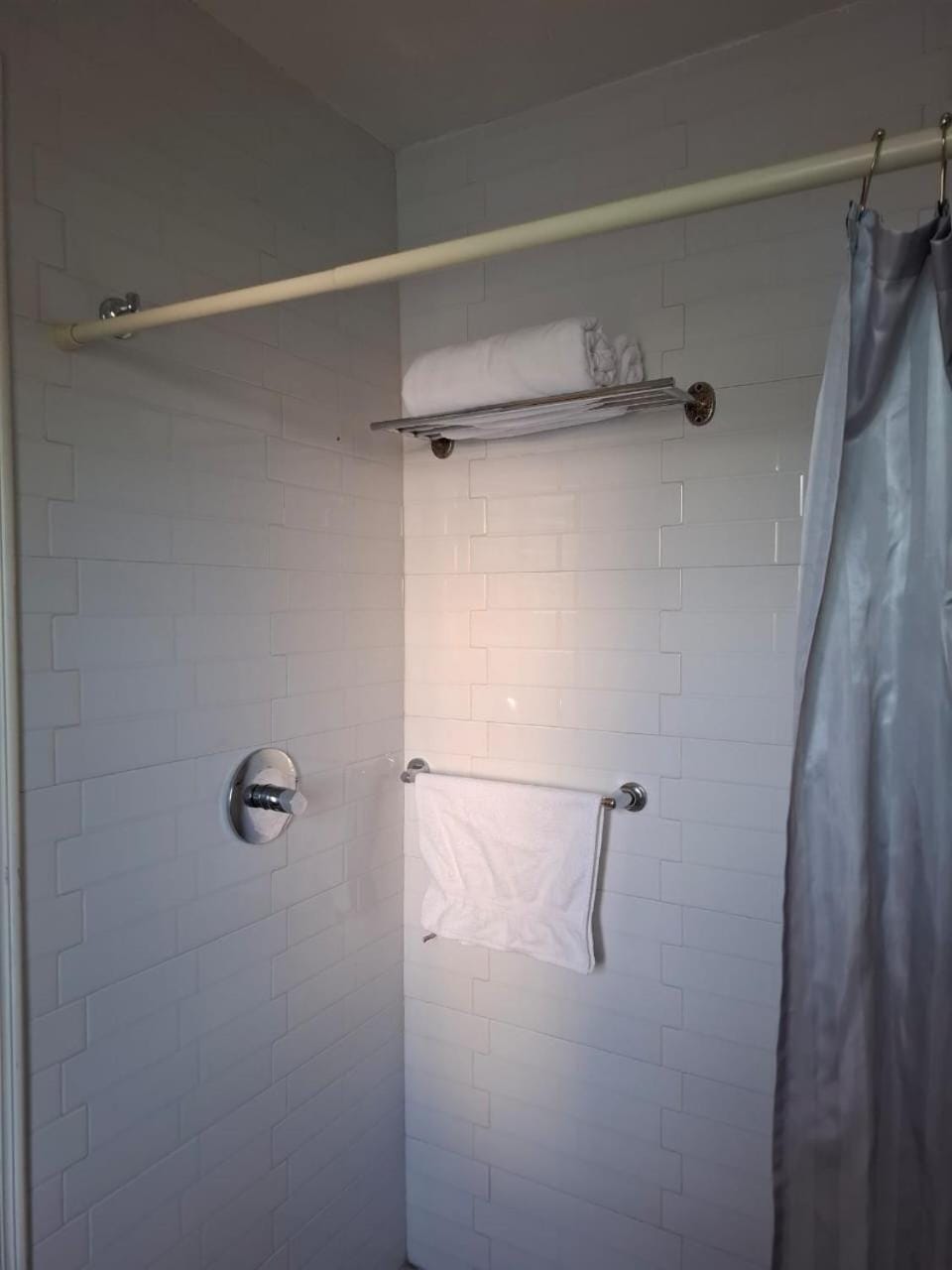 Shower, towels