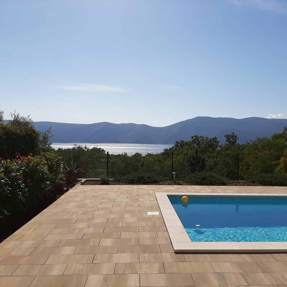 Sea view, Swimming pool