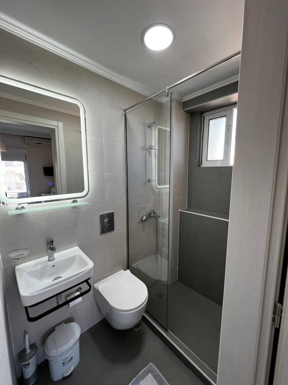 Shower, Toilet, Bathroom