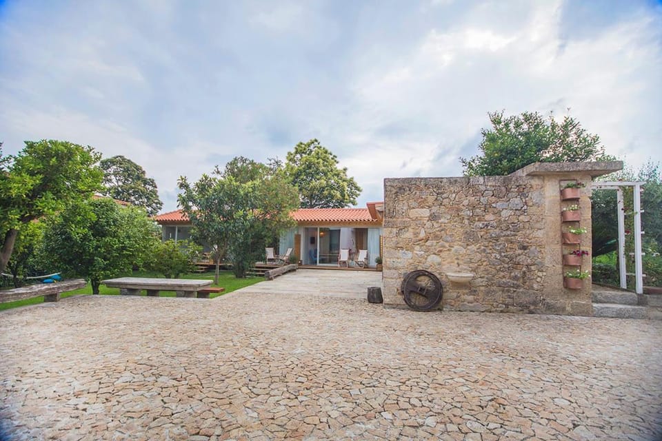 Property building, Facade/entrance, Garden
