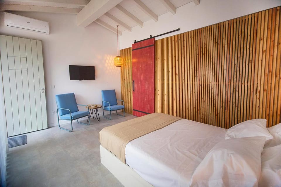 Bed, Photo of the whole room, Decorative detail