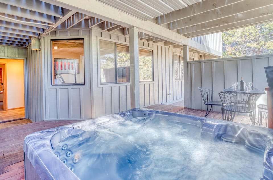 Umpqua 9 - Meredith Lodging House in Sunriver