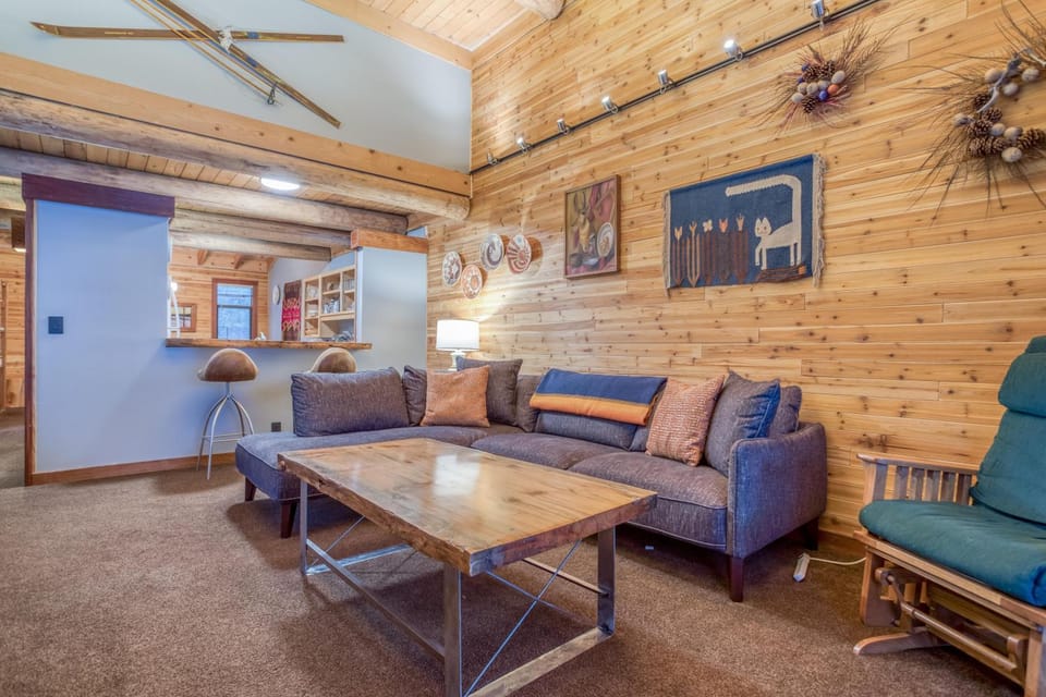 Wildflower 46 - Meredith Lodging House in Sunriver