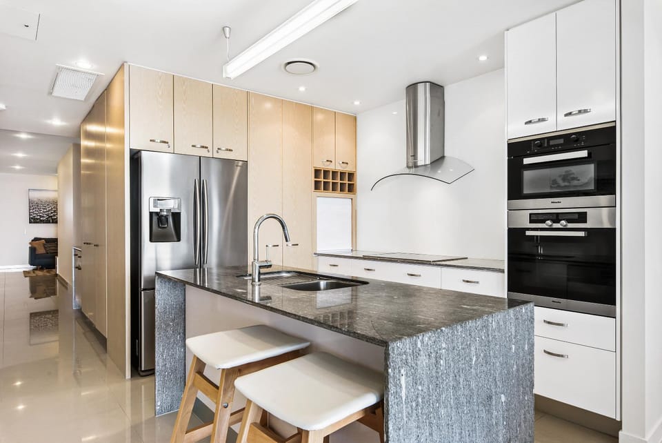 dishwasher, microwave, oven, stove, kitchen